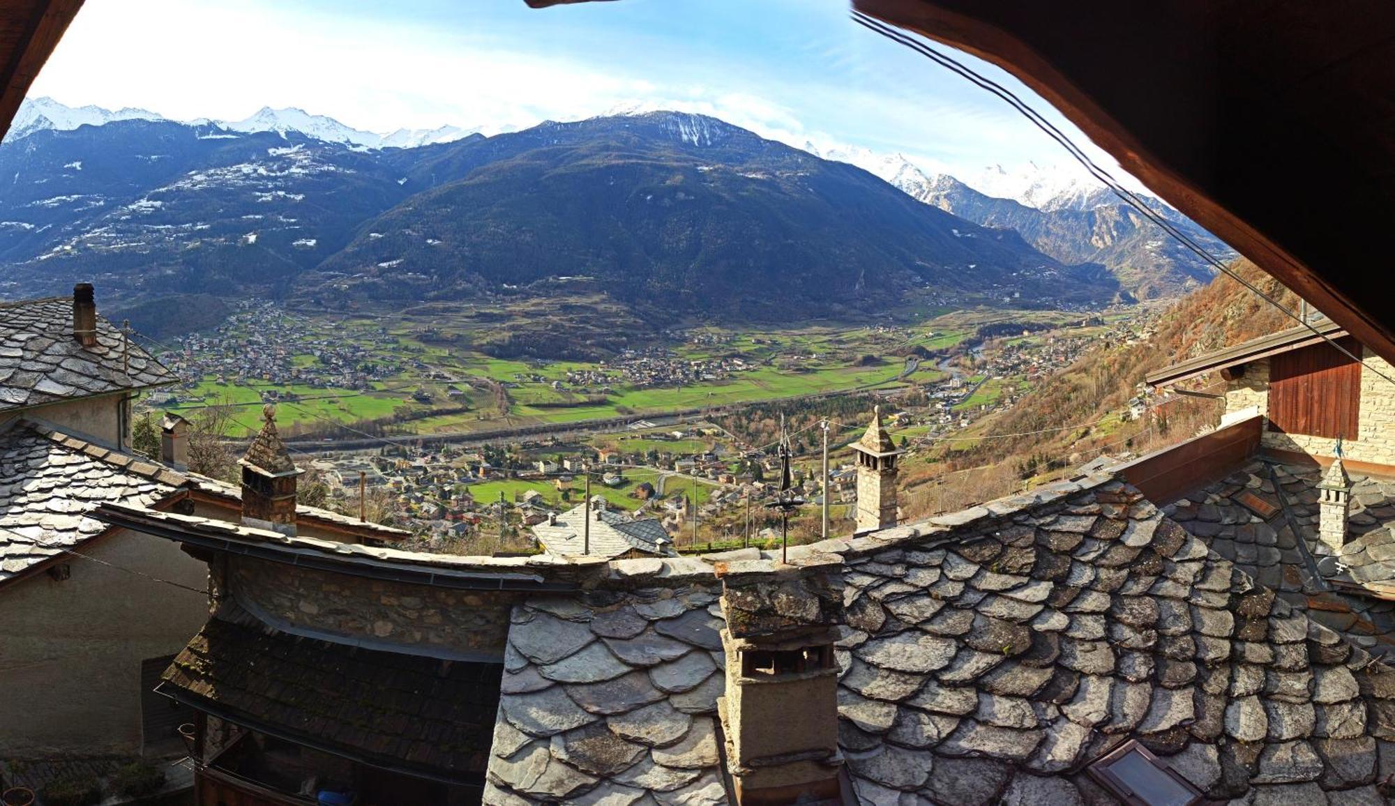 Apartamento Maison Bellevue - Locazione Turistica Breve Aosta Exterior foto